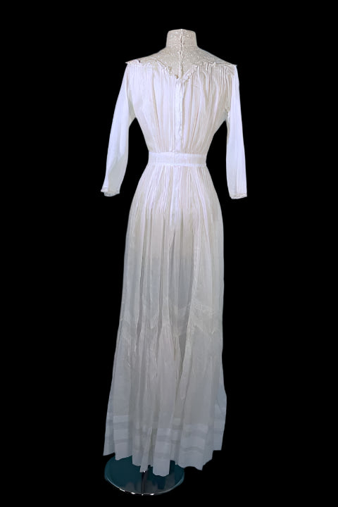Edwardian white dress back